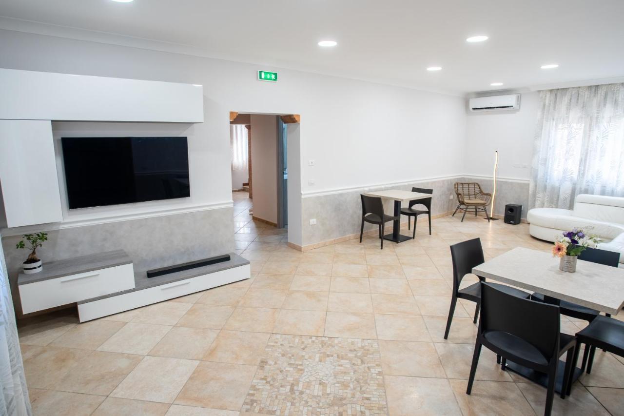 לינה וארוחת בוקר Bb Domus קטנזארו מראה חיצוני תמונה